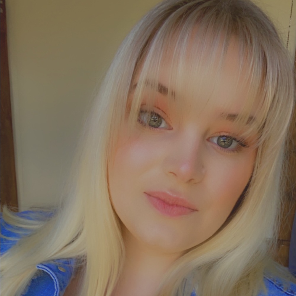 Meet your Posher, Kayla